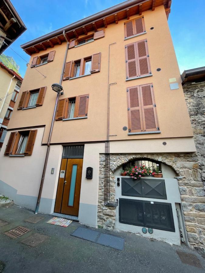 La Casa Di Pucci Nel Borgo Affrescato Di Parlasco Cortenova Екстериор снимка