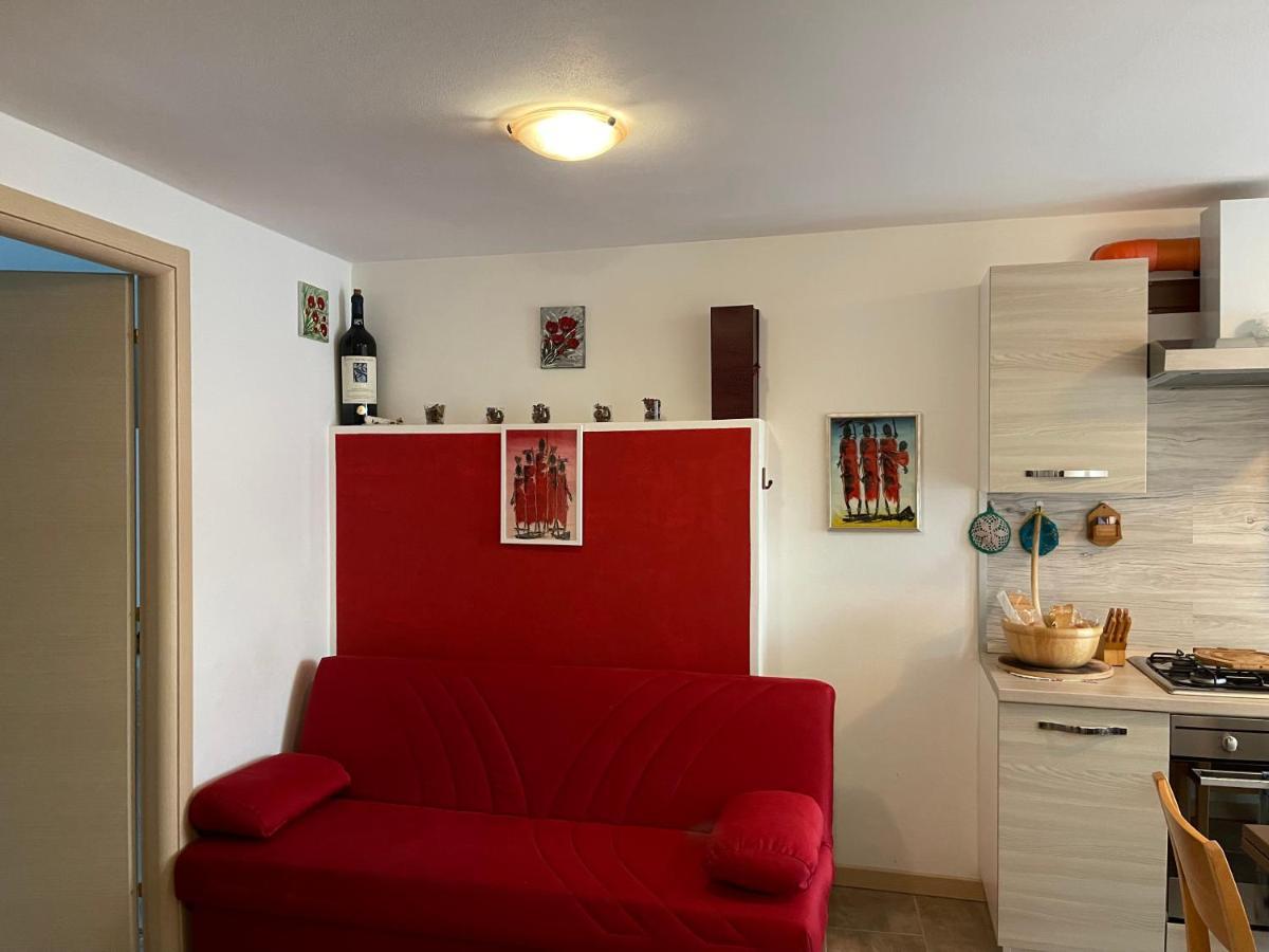 La Casa Di Pucci Nel Borgo Affrescato Di Parlasco Cortenova Екстериор снимка