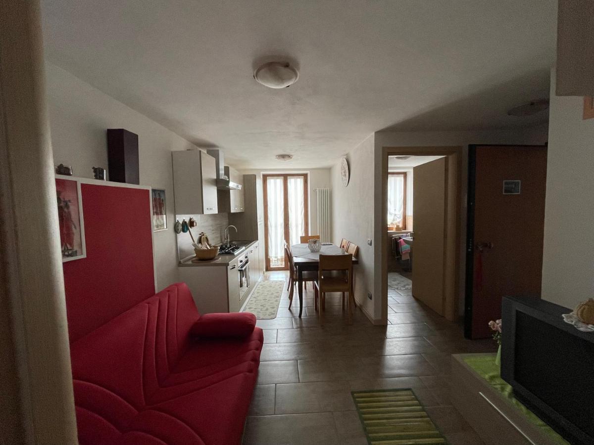 La Casa Di Pucci Nel Borgo Affrescato Di Parlasco Cortenova Екстериор снимка