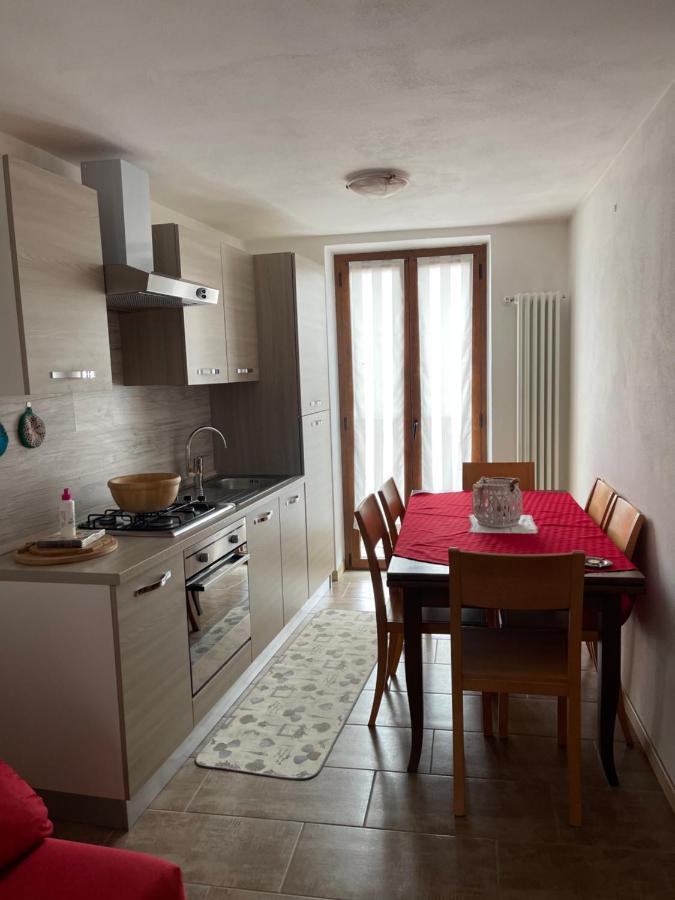 La Casa Di Pucci Nel Borgo Affrescato Di Parlasco Cortenova Екстериор снимка