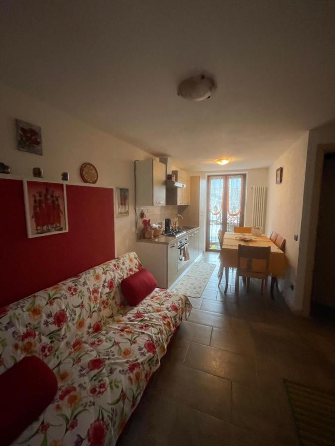 La Casa Di Pucci Nel Borgo Affrescato Di Parlasco Cortenova Екстериор снимка